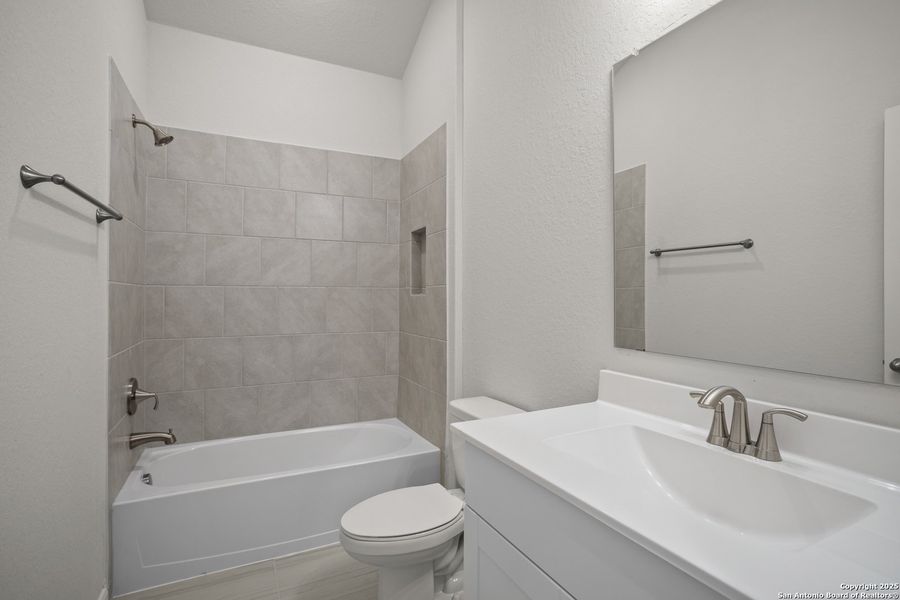Furnished interior view inside a new home in Comanche Ridge, San Antonio (Image 10). Furnished interior view inside a new home in Comanche Ridge, San Antonio (Image 10).