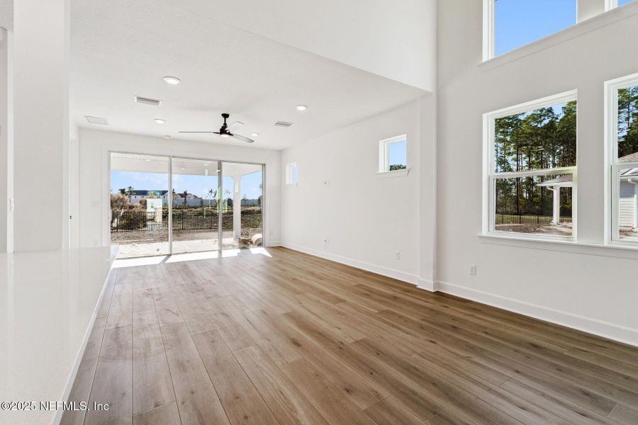 Spacious, unfurnished interior of a new home in Evergreen Island at Silverleaf - Classic, St. Augustine (Image 20).