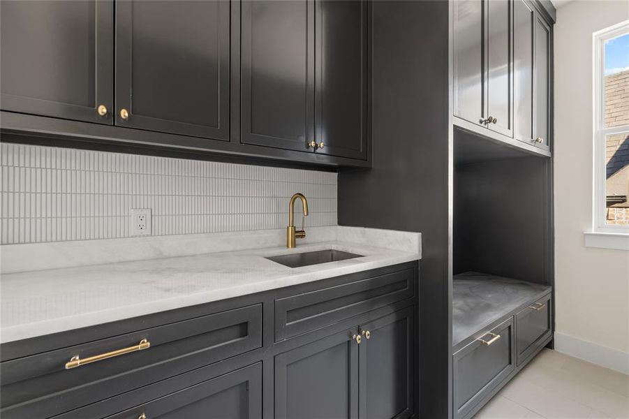 Furnished interior view inside a new home in , Dallas (Image 9). Furnished interior view inside a new home in , Dallas (Image 9).