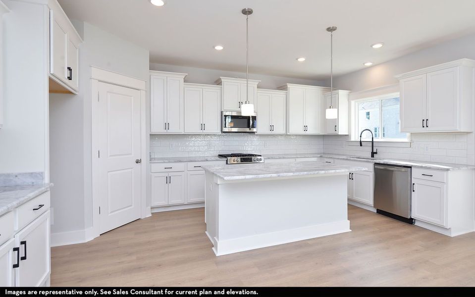Furnished interior view inside a new home in McCain's Station, Gallatin (Image 3).