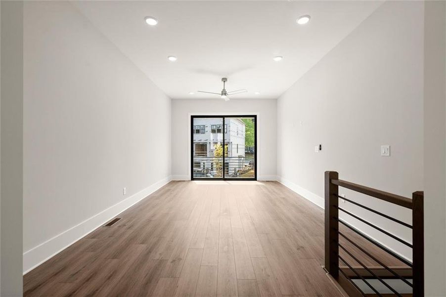 Spacious, unfurnished interior of a new home in , Alpharetta (Image 19).