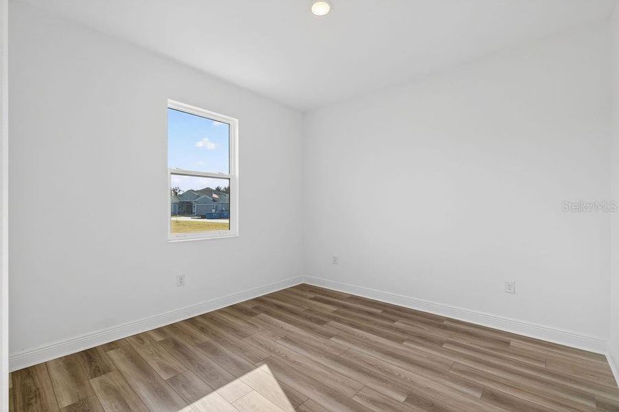 Spacious, unfurnished interior of a new home in Lakes of Mount Dora, Mount Dora (Image 18).