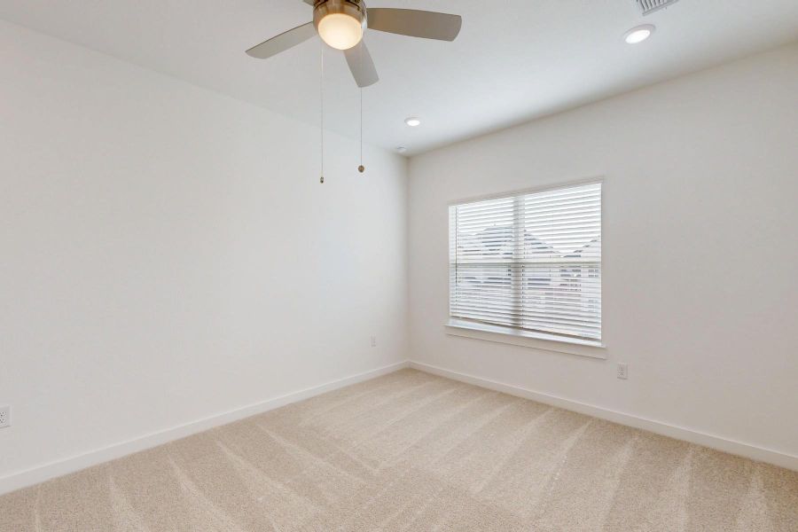 Spacious, unfurnished interior of a new home in Barksdale, Leander (Image 29).