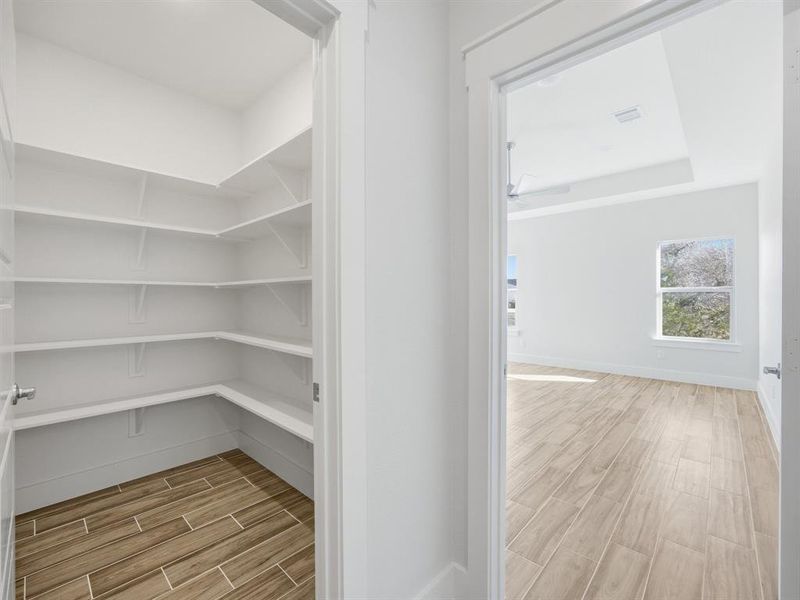 Spacious, unfurnished interior of a new home in , Weatherford (Image 19).