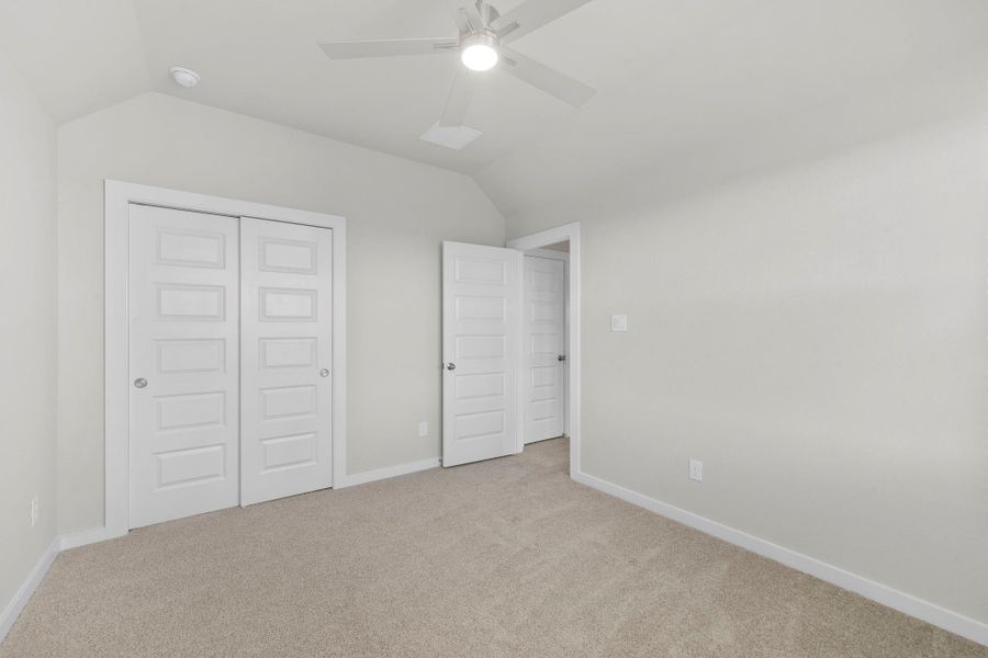 Spacious, unfurnished interior of a new home in Briarwood Crossing, Rosenberg (Image 22).
