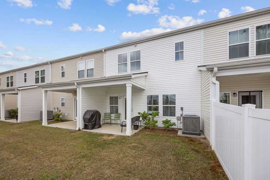 Exterior details and patio area of a home in , North Charleston (Image 4).