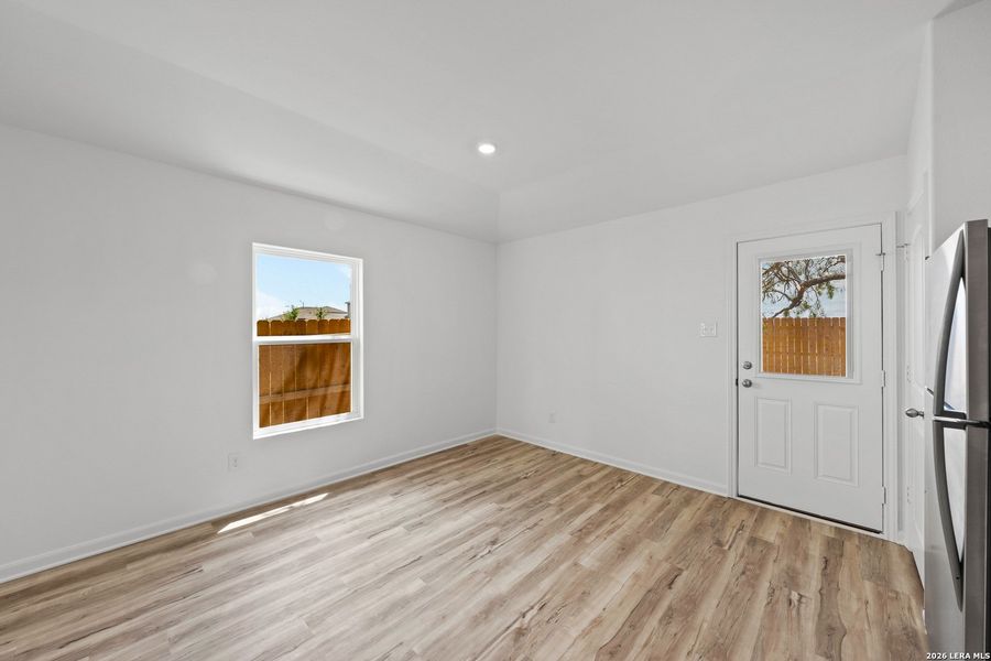 Spacious, unfurnished interior of a new home in , San Antonio (Image 10).