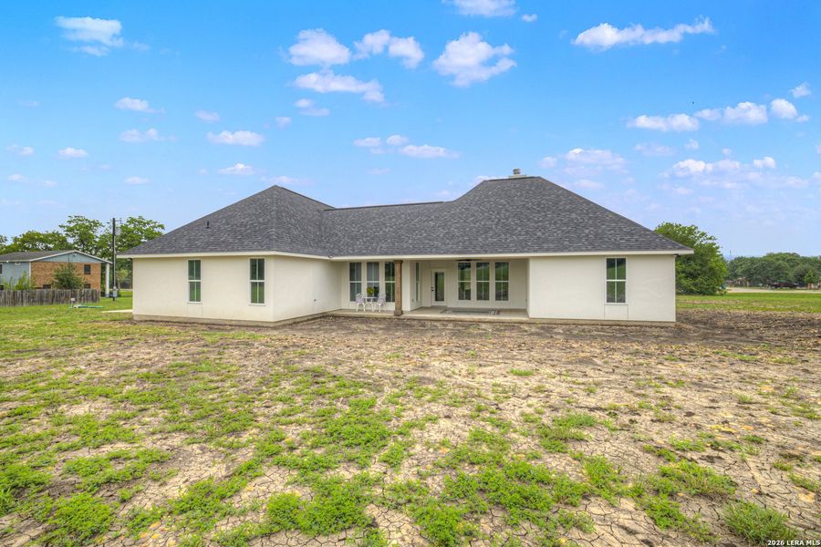 Exterior details and patio area of a home in , Seguin (Image 30).