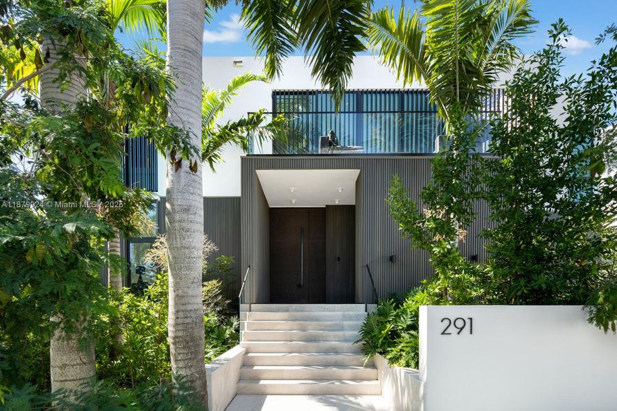Front exterior of a new home in , Miami Beach, FL, highlighting curb appeal (Image 19).