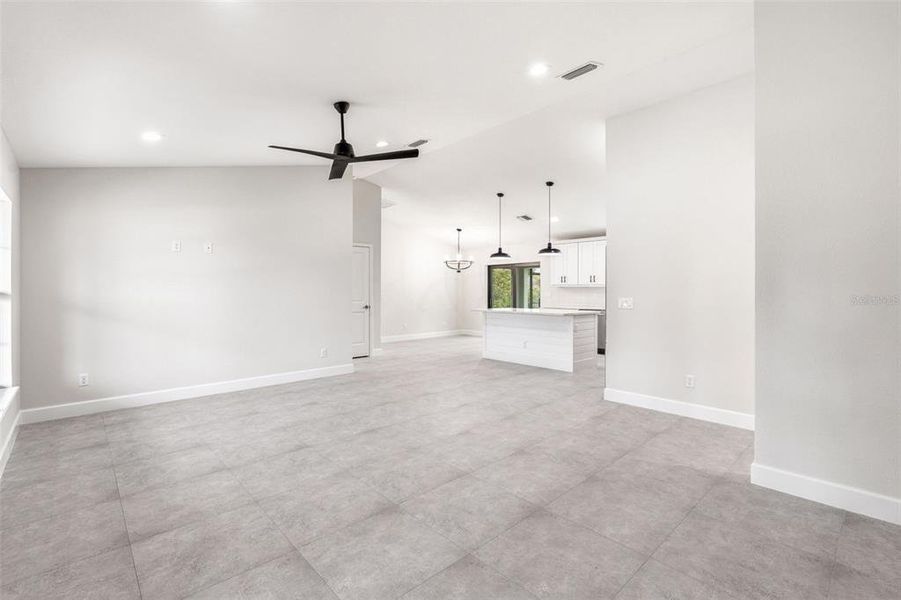 Spacious, unfurnished interior of a new home in , Port Charlotte (Image 20).