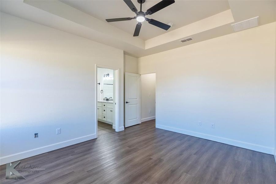 Spacious, unfurnished interior of a new home in , Abilene (Image 21).