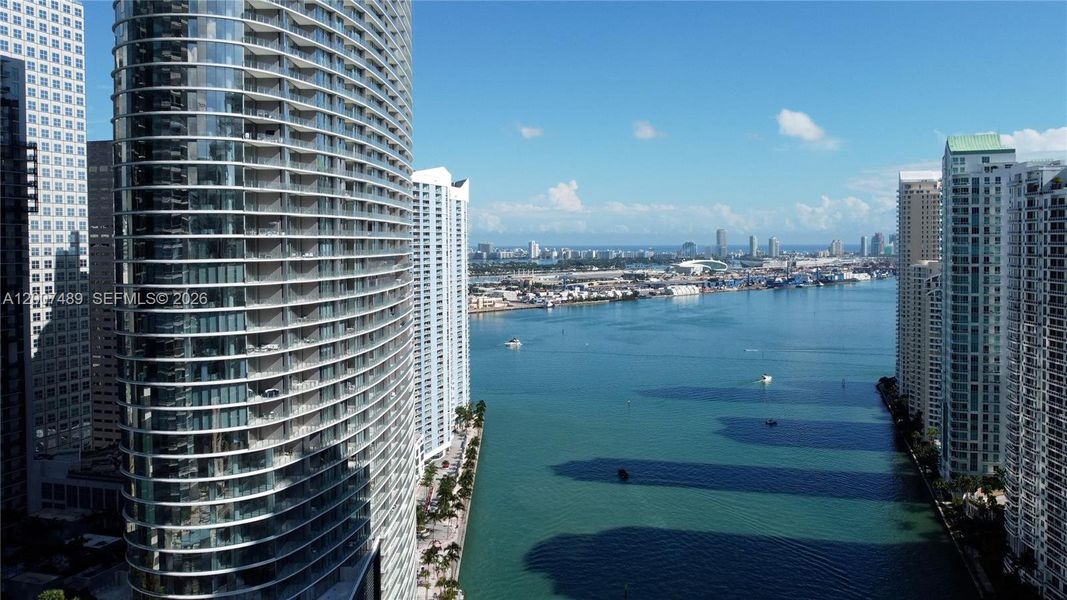 Condo located in Miami, FL showcasing its design and architecture (Image 37). Condo located in Miami, FL showcasing its design and architecture (Image 37).