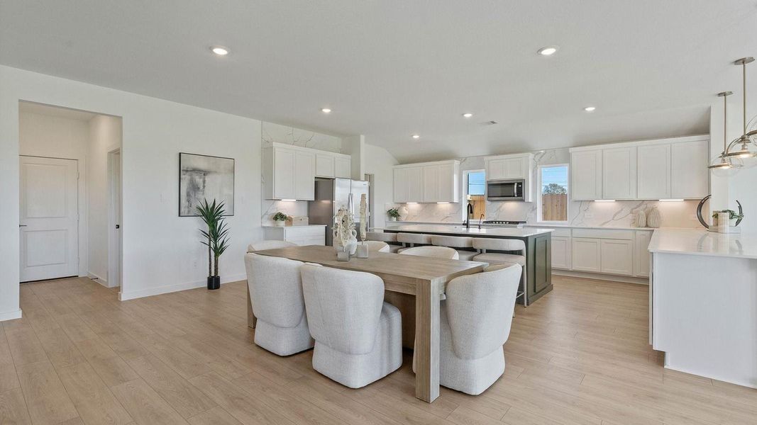 Furnished interior view inside a new home in Riverside Estates, Mont Belvieu (Image 12).