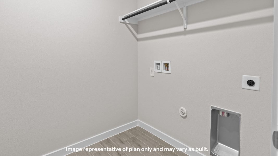 Spacious, unfurnished interior of a new home in Northwest Passage, Midland (Image 17).