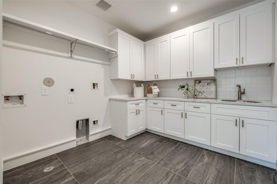 * Estimated Completion date 4/15/2027 ** ASK ABOUT CUSTOMIZATION OPTIONS DURING CONSTRUCTION ONLY* MAZZARINO MODEL HOME* PHOTOS MAY SHOW A SIMILAR FLOOR PLAN AND/OR UPGRADED/ALTERNATIVE FINISHES* Please use these photos as a guide* THIS IS AN ACTIVE CONSTRUCTION SITE, BUYERS MUST REQUEST APPOINTMENT TO BE ON PREMISES AT ALL TIMES. * Estimated Completion date 4/15/2027 ** ASK ABOUT CUSTOMIZATION OPTIONS DURING CONSTRUCTION ONLY* MAZZARINO MODEL HOME* PHOTOS MAY SHOW A SIMILAR FLOOR PLAN AND/OR UPGRADED/ALTERNATIVE FINISHES* Please use these photos as a guide* THIS IS AN ACTIVE CONSTRUCTION SITE, BUYERS MUST REQUEST APPOINTMENT TO BE ON PREMISES AT ALL TIMES.