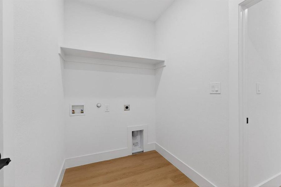 Spacious, unfurnished interior of a new home in , Dallas (Image 24).