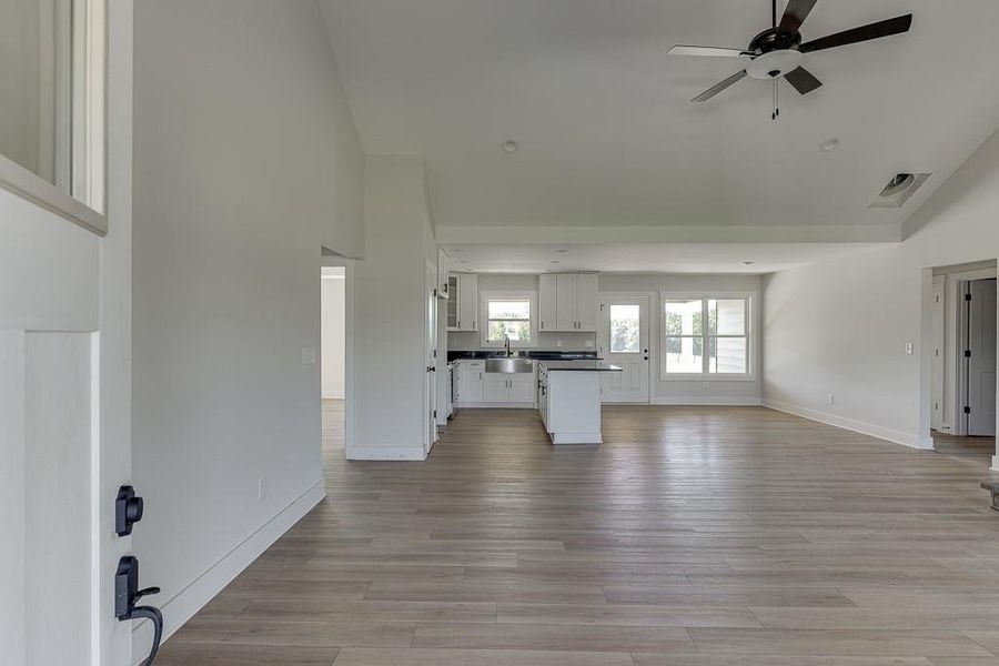 Spacious, unfurnished interior of a new home in , Hartwell (Image 25).