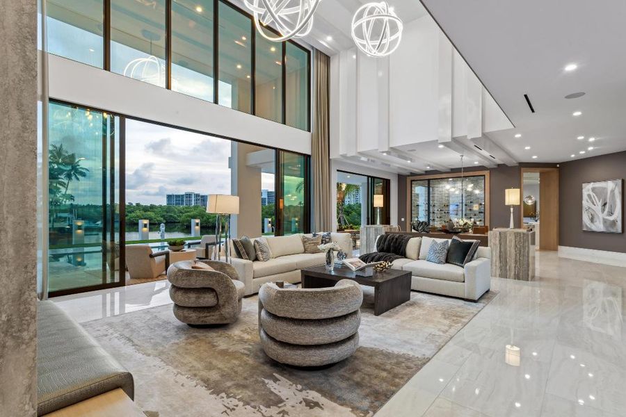 mls_LIVING_LEFT_WIDE