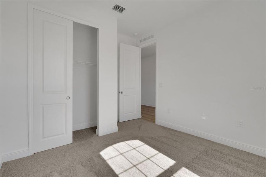 Spacious, unfurnished interior of a new home in Reserve at Hammock Oaks, Lady Lake (Image 33).