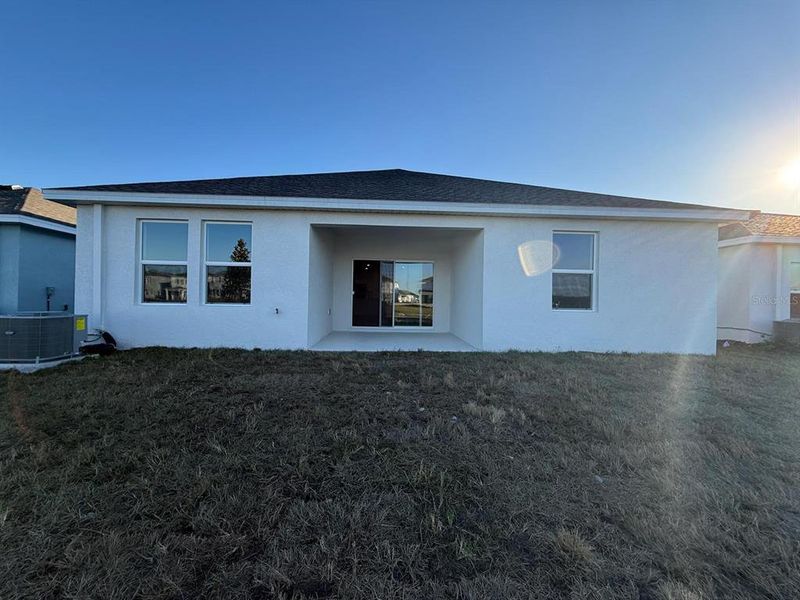 Exterior details and patio area of a home in , Kissimmee (Image 3).