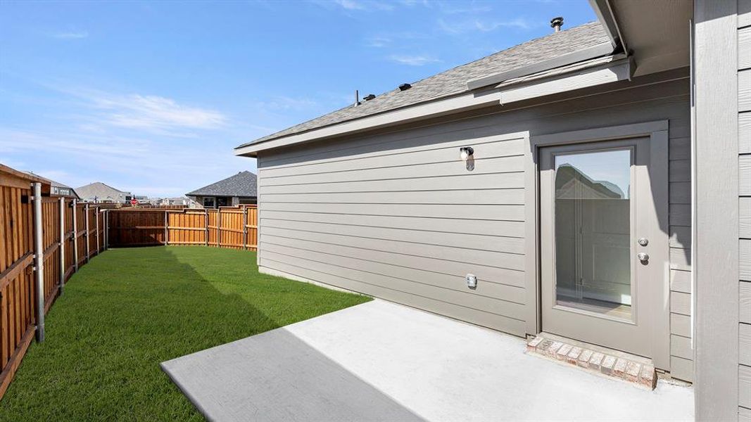 25. 2001 Bayfront - Patio