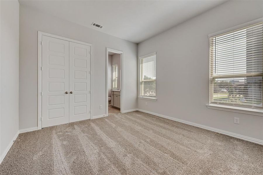 Spacious, unfurnished interior of a new home in Wade Settlement Townhomes, Frisco (Image 28).