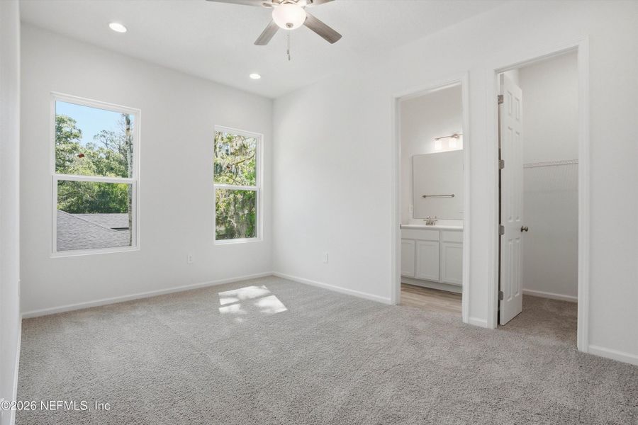 Spacious, unfurnished interior of a new home in , Jacksonville (Image 29).
