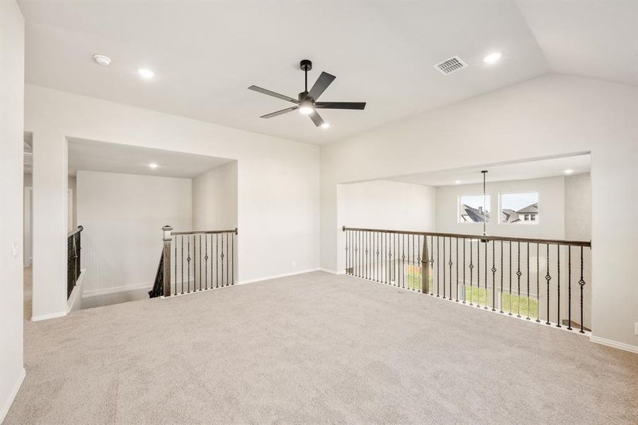 Spacious, unfurnished interior of a new home in Somerset, Venus (Image 34).