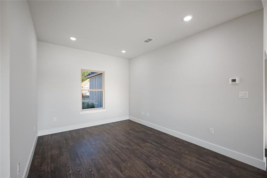 Flex Space - great space for a home office, kids play area, craft room or extra seating area