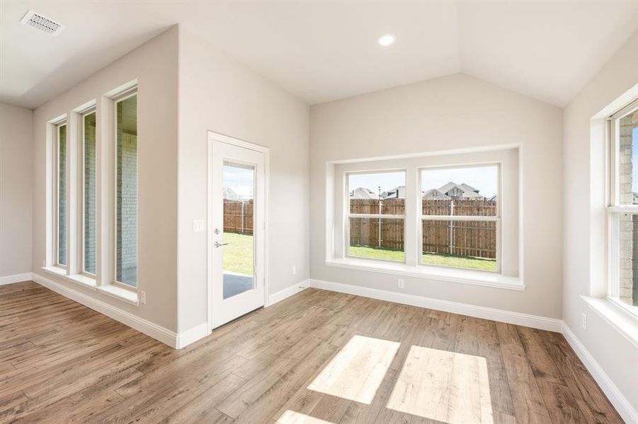 Spacious, unfurnished interior of a new home in Sunset Ridge, Alvarado (Image 18).
