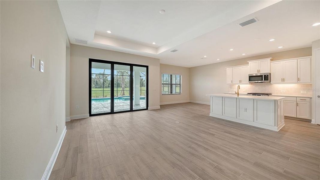 Spacious, unfurnished interior of a new home in Palm Grove, Lakewood Ranch (Image 37).