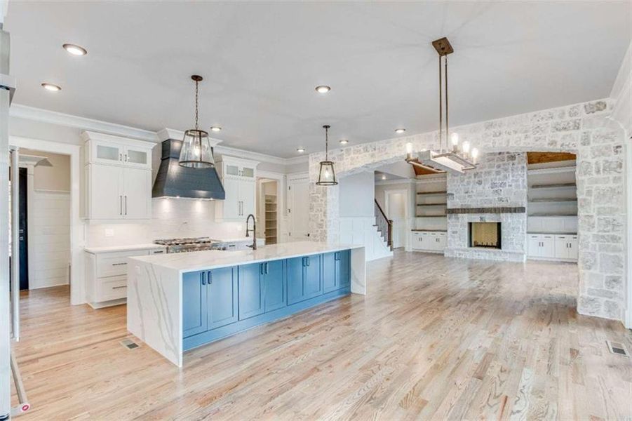 Furnished interior view inside a new home in , Gainesville (Image 15).