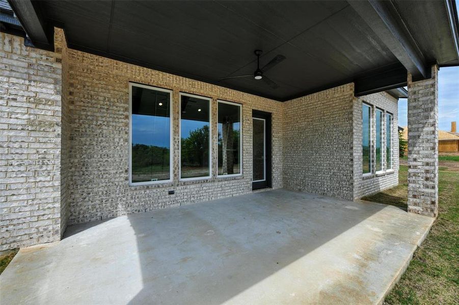 Spacious, unfurnished interior of a new home in , Weatherford (Image 30).