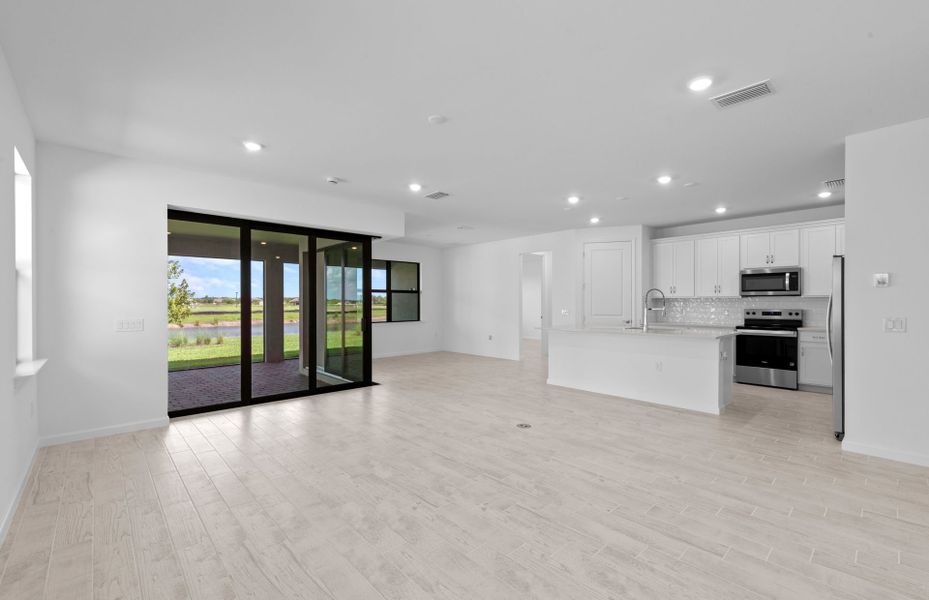 Spacious, unfurnished interior of a new home in Del Webb Naples, Immokalee (Image 35).