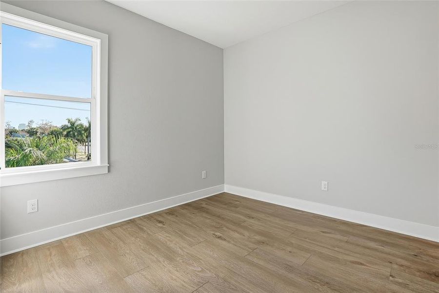 Spacious, unfurnished interior of a new home in , St. Petersburg (Image 38).