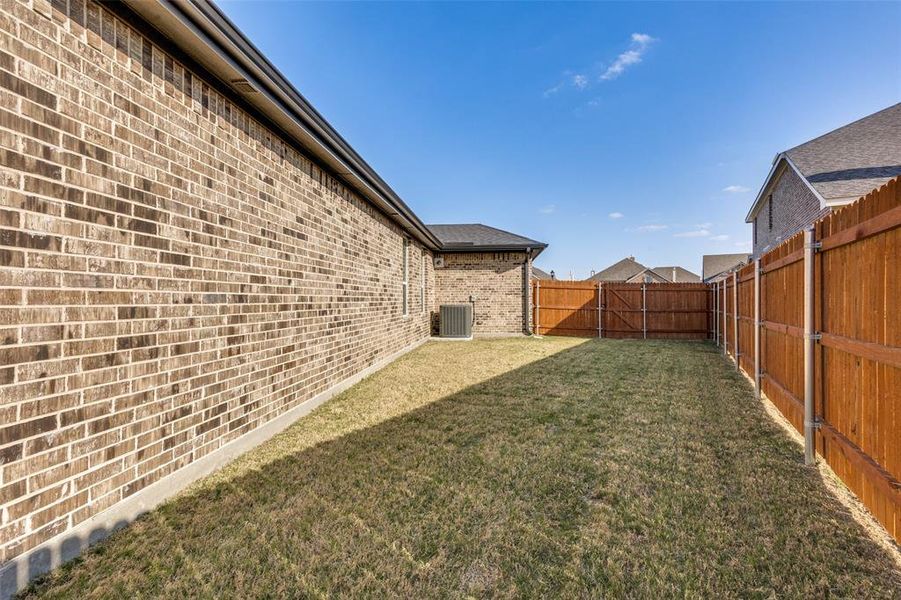 Exterior details and patio area of a home in , Haslet (Image 20).