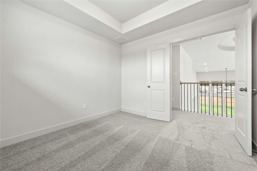 Representative image. Features, selections and colors may vary.