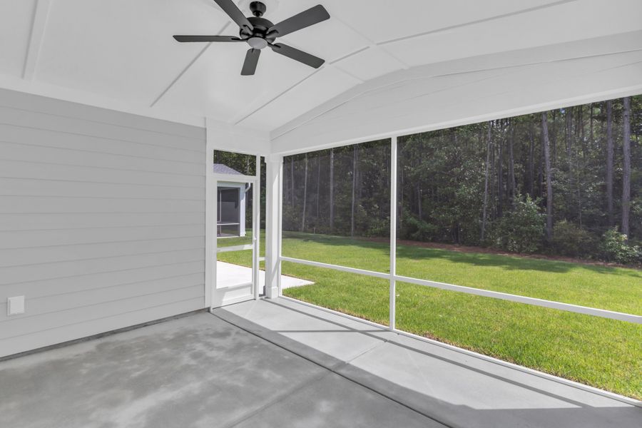 Representative exterior details of a home built from the The Hampton by RobuckHomes in Stonehenge, Raleigh (Image 50).
