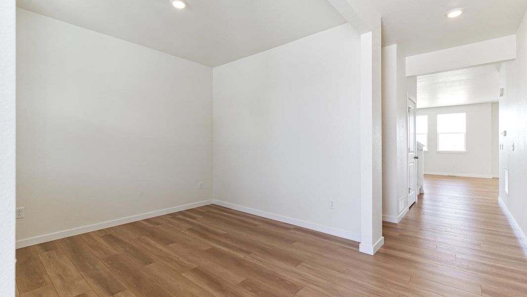 Spacious, unfurnished interior of a new home in Vista Meadows, Fort Lupton (Image 10).