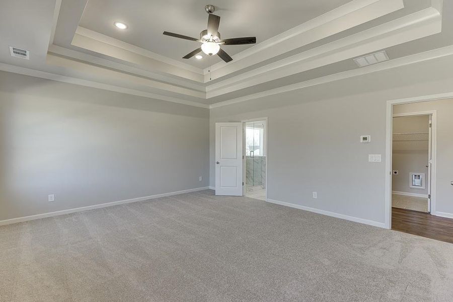 Spacious, unfurnished interior of a new home in , Gainesville (Image 39).
