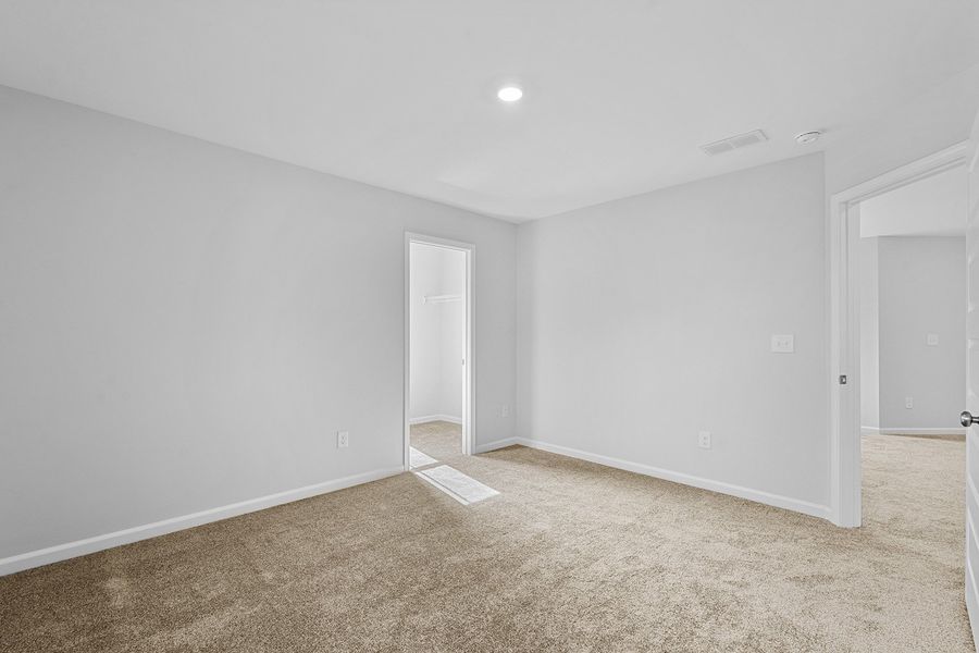 Spacious, unfurnished interior of a new home in Hanes Lake, Winston-Salem (Image 37).