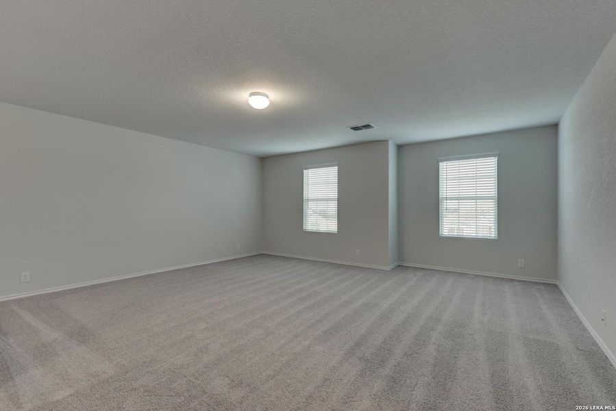 Spacious, unfurnished interior of a new home in Cordova Trails, Seguin (Image 18).
