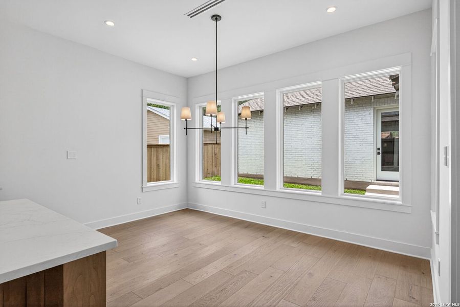 Spacious, unfurnished interior of a new home in , Alamo Heights (Image 51).