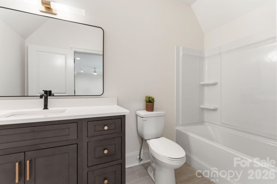 Full Bath in Bonus/Flex Full Bath in Bonus/Flex
