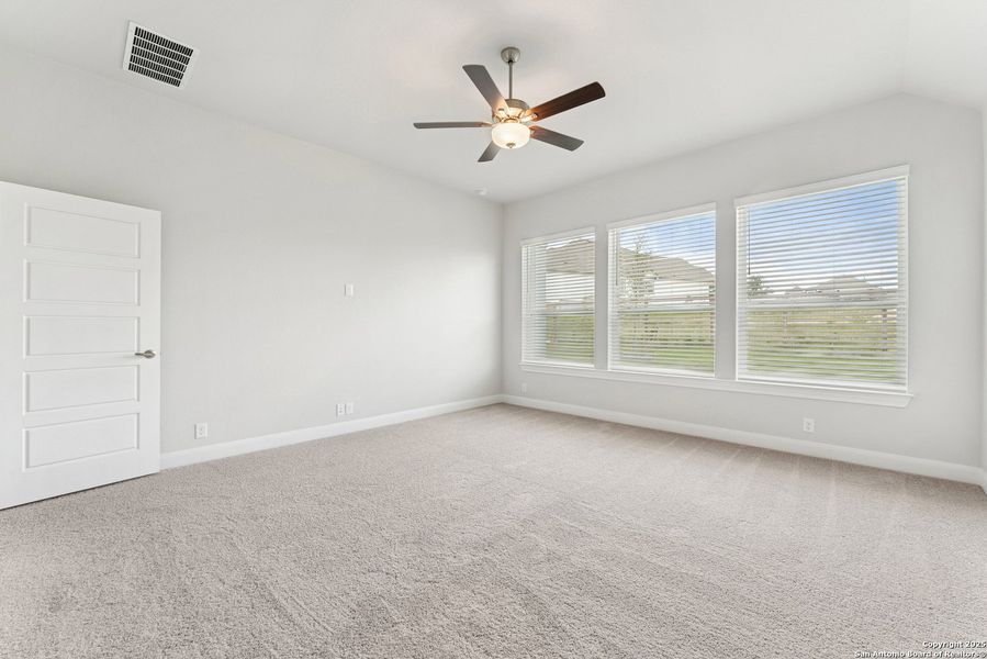 Spacious, unfurnished interior of a new home in The Crossvine 45’, Schertz (Image 13).