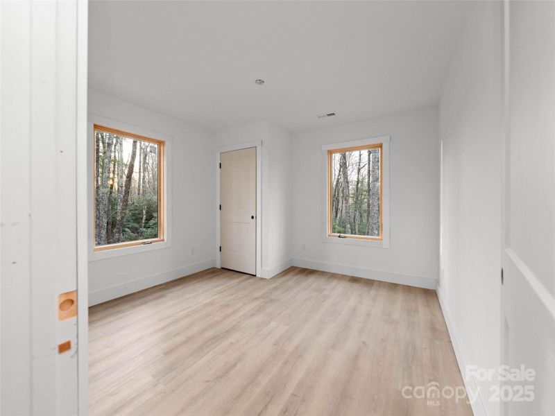 Spacious, unfurnished interior of a new home in , Lake Toxaway (Image 18). Spacious, unfurnished interior of a new home in , Lake Toxaway (Image 18).