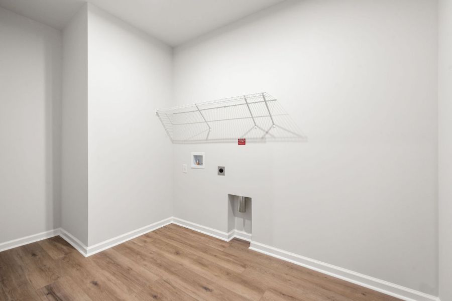 Spacious, unfurnished interior of a new home in Heartwood, Richmond Hill (Image 15).