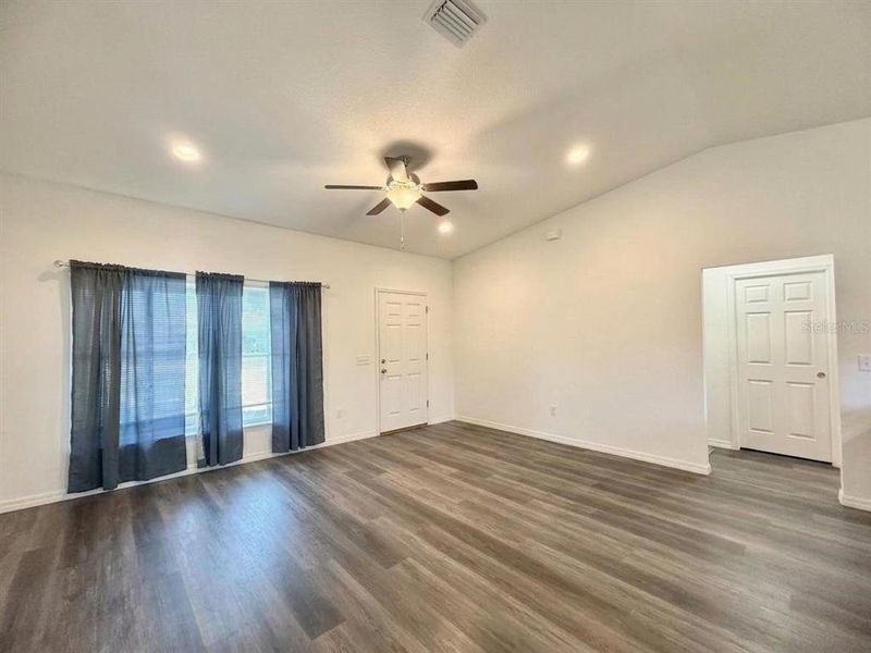 Spacious, unfurnished interior of a new home in , Ocklawaha (Image 9). Spacious, unfurnished interior of a new home in , Ocklawaha (Image 9).