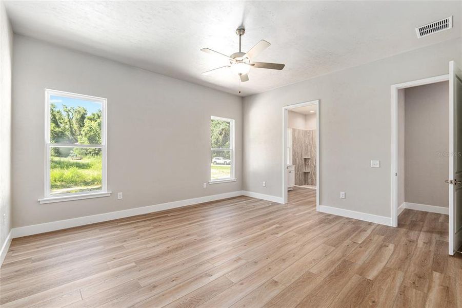 Spacious, unfurnished interior of a new home in Fairway Pointe at West End, Newberry (Image 19). Spacious, unfurnished interior of a new home in Fairway Pointe at West End, Newberry (Image 19).