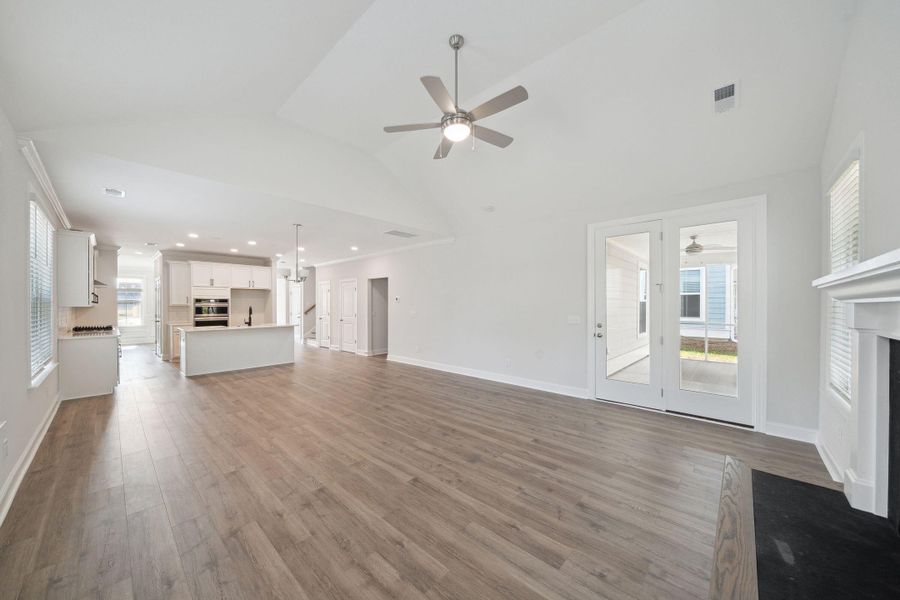 Spacious, unfurnished interior of a new home in Tidewater at Lakes of Cane Bay, Summerville (Image 26).